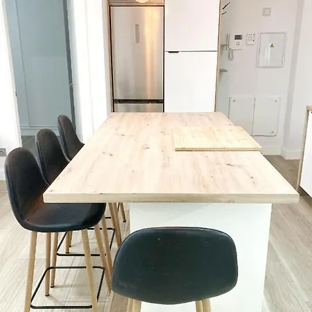 Apartment La Naval Flat W Garage *