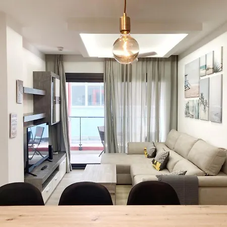 Apartment La Naval Flat W Garage *